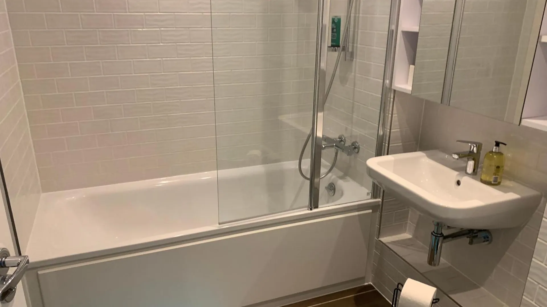 Grandeaur 2-Bedrooom Apartment In Royal Asenal With Riverview London