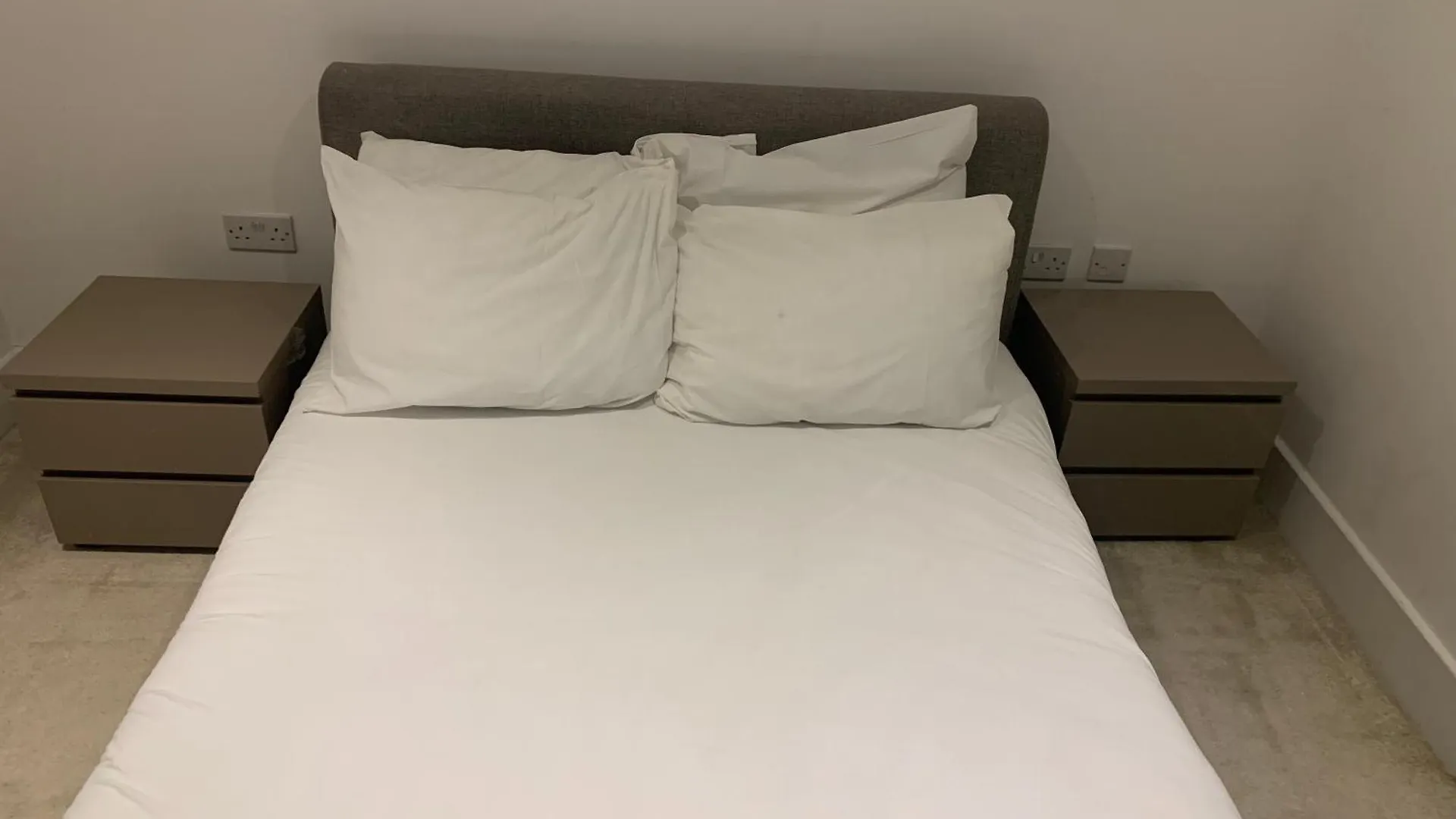 Grandeaur 2-Bedrooom Apartment In Royal Asenal With Riverview London