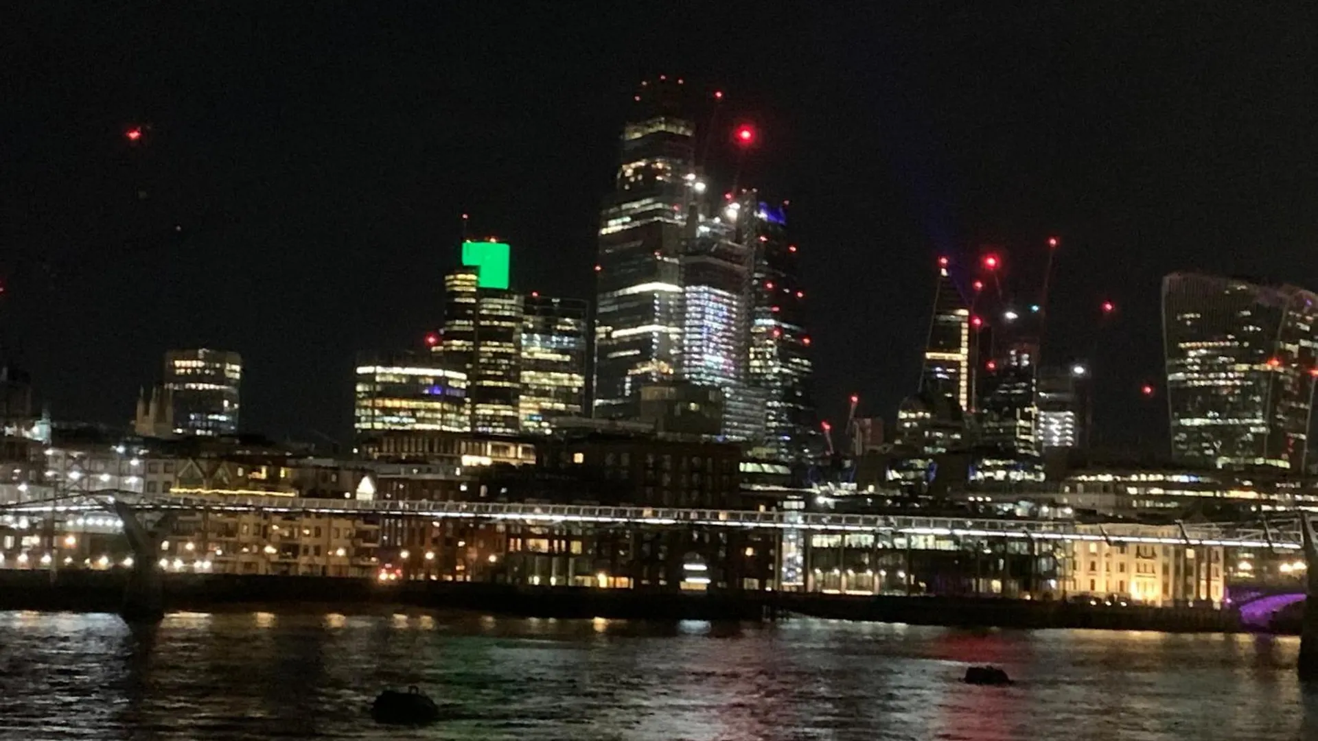 Grandeaur 2-Bedrooom Apartment In Royal Asenal With Riverview Londra