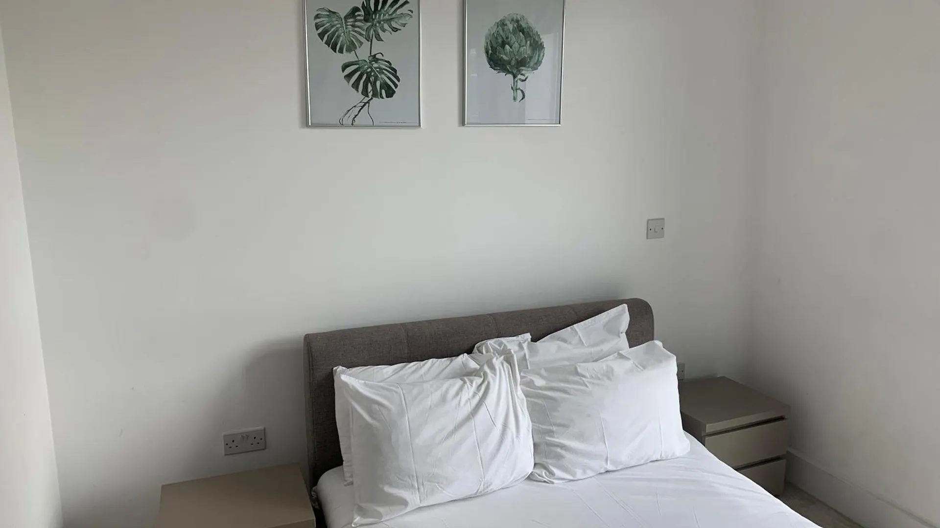 Grandeaur 2-Bedrooom Apartment In Royal Asenal With Riverview Londra 0*,