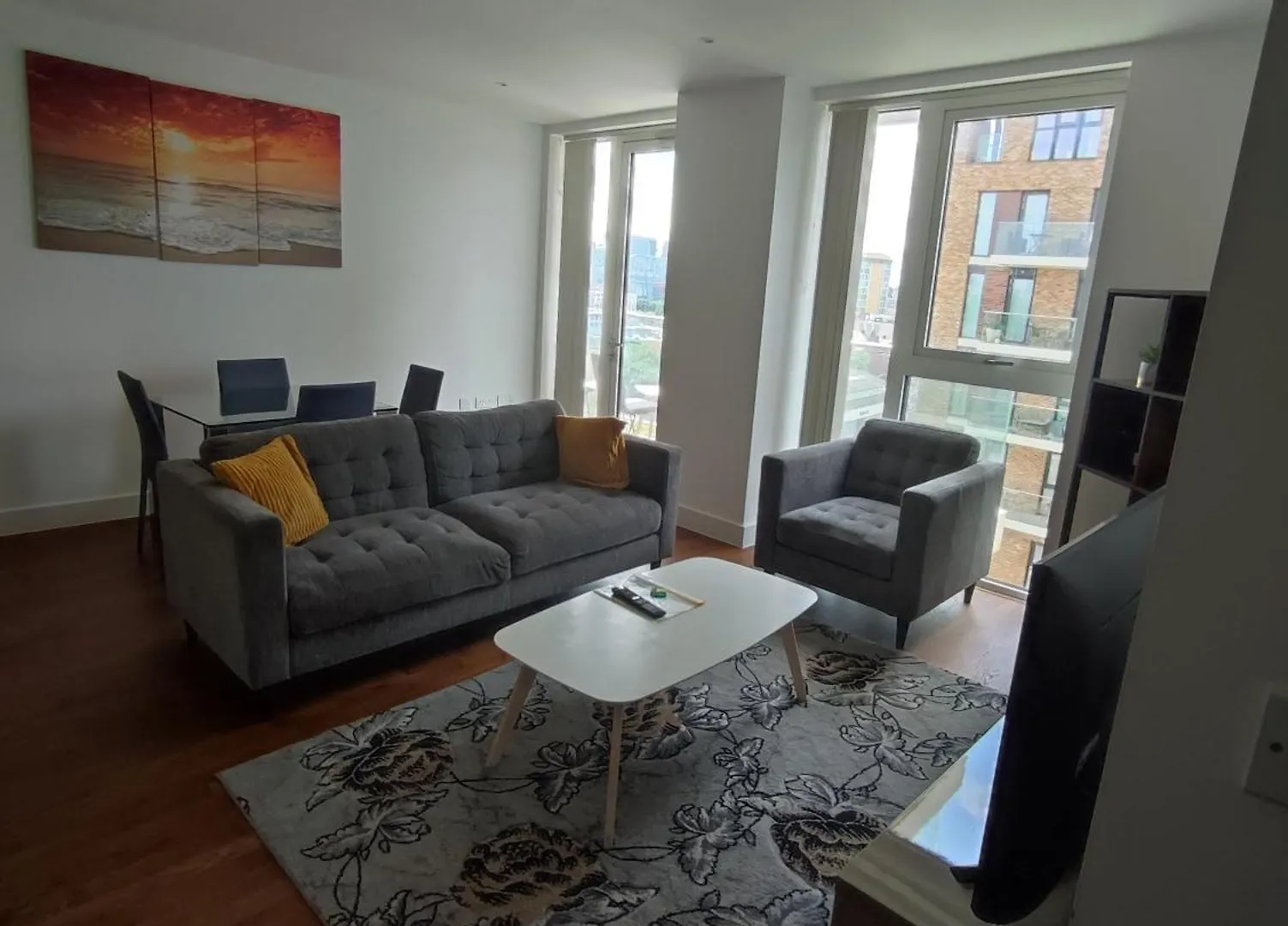 Grandeaur 2-Bedrooom Apartment In Royal Asenal With Riverview Londra